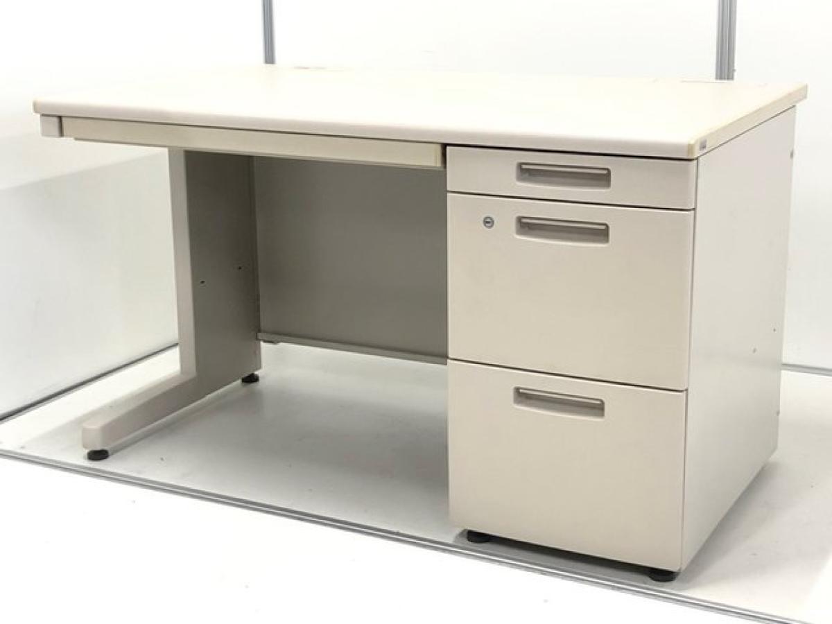 【博】【倉庫在庫】【コクヨ/BS】【デスク】【事務用デスク】【片袖机】　【揃い】【福岡オフィス家具】【福岡中古家具】【中古事務什器】【中古チェア】【中古椅子】
                        BS+
                                    中古
            