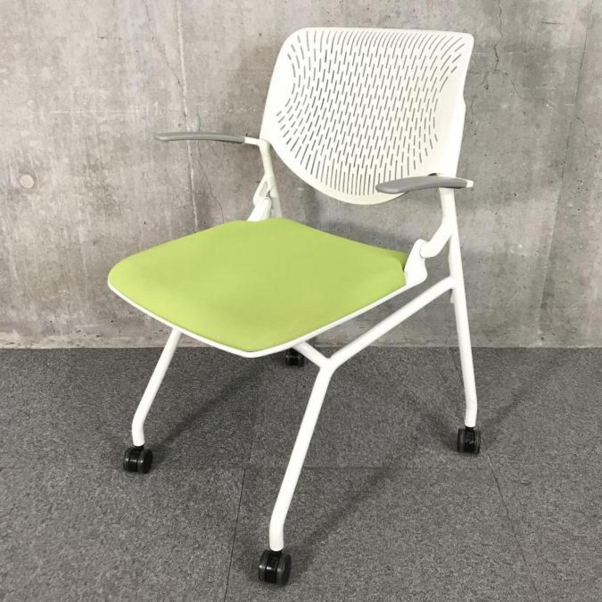 【コストパフォーマンス重視の方オススメ！通気性抜群！】■オカムラ製　ルナ　肘付ネスティングチェア　■座面グリーン×背面ホワイト　■固定肘　■背面樹脂メッシュ　■キャスター付
                        ルナ
                                    中古
            