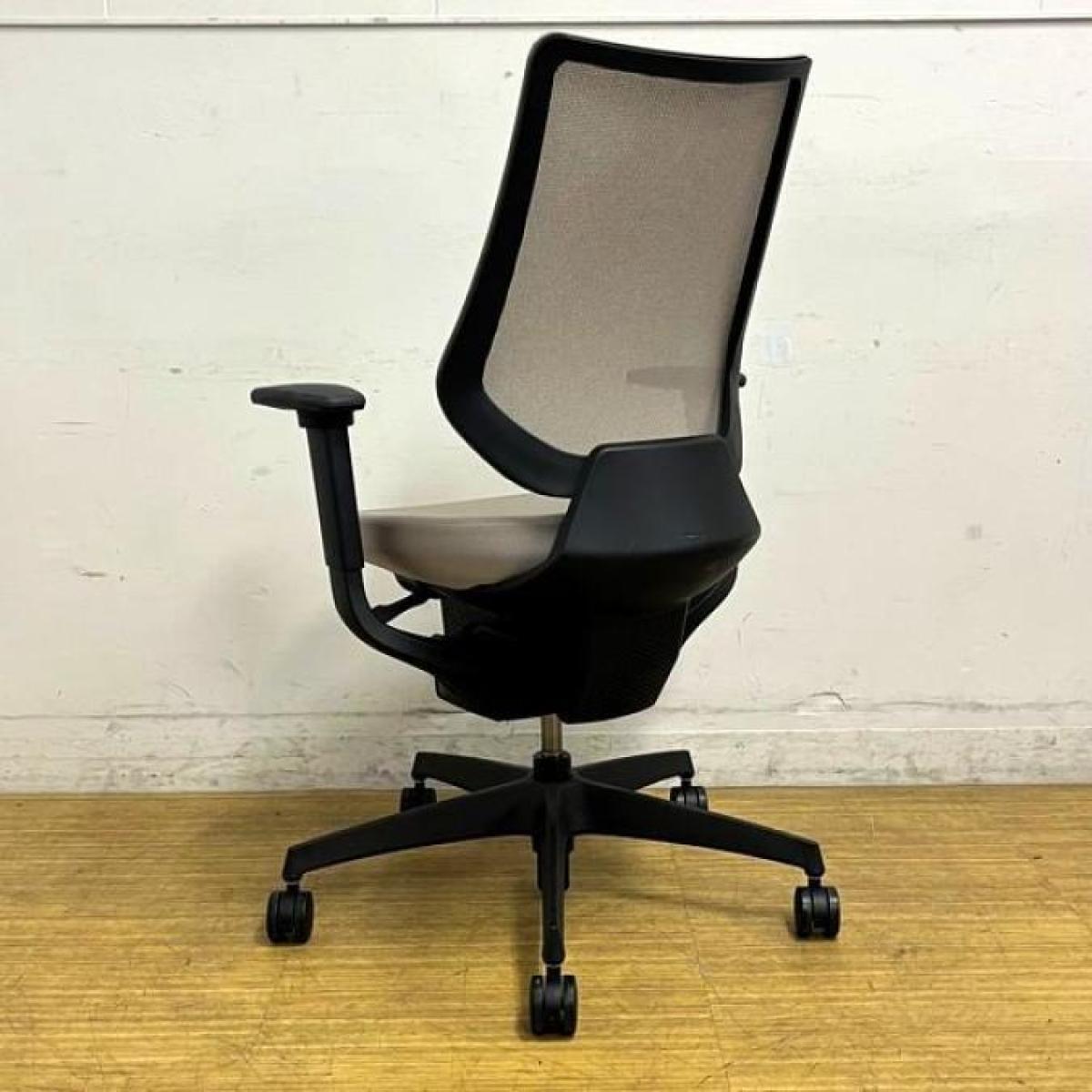 中古】イング バーチカル 樹脂 CRS-G3402E6 コクヨ/KOKUYO 肘付 中古】イング バーチカル 樹脂 CRS-G3402E6 コクヨ/KOKUYO 肘付