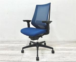 【定価約10万円】【様々な体系や姿勢にも柔軟にフィット！座り心地抜群のチェア入荷！】■コクヨ/デュオラ　■ブルー　■背尾もたれメッシュ　■可動肘