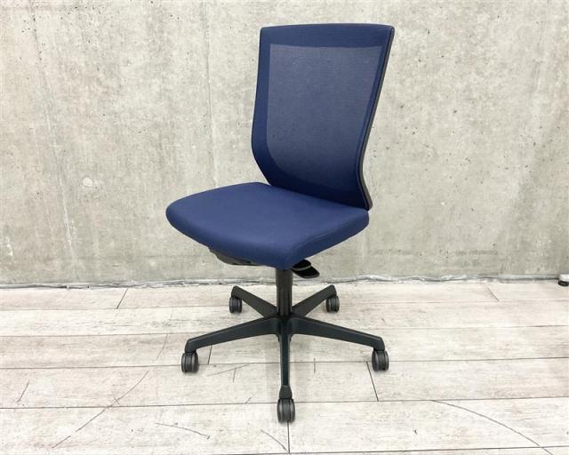 【在庫入替セール品】【オカムラ製の人気シリーズが入荷しました！】オカムラ　エスクード　メッシュチェア　ハイバック　ミディアムブルー【A01001066】