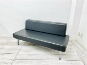 【定価約8万円】【休憩室や応接室におすすめなブラックの3人用ソファ】■その他メーカー　■3人用ソファ　■ブラック ■残り1点