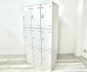 【定価約20万円】【ダイヤル式錠の９人用ロッカーが入荷しました！人気のホワイトカラー！】■生興　SLB　９人用ロッカー
