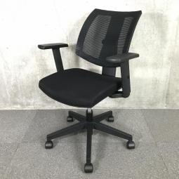 【在庫入替セール品！】【ゆったりとした背面と座面がしっかりと体を支える！】■ライオン（LION）　レオシリーズ　肘付ローバック　背面メッシュ　■固定肘　■ブラック【AD】