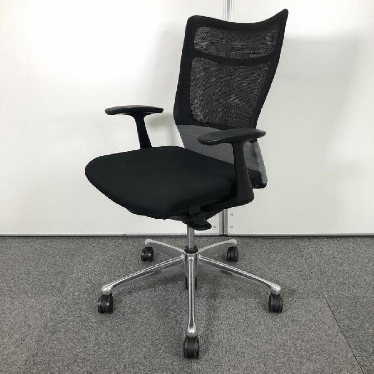 【在庫入替セール品！】【背あてのしなやかな曲線が背中にフィット！快適な座り心地に高級感のあるデザイン！】■オカムラ（okamura）製　フィーゴ（feego）チェア　肘付ハイバック　■固定肘　メッシュバックタイプ 　■ダークグレー×ブラックフレーム【AD】
                        フィーゴメッシュチェア
                                    中古
            