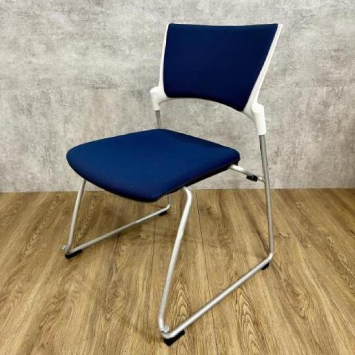 【南】【在庫入替セール品】【爽やかなブルーのスタッキングチェア！】イトーキ　ITOKI　マノス　チェア　ミーティング　スタッキングチェア　小型　会議　事務イス　中古　＊福岡市で、中古オフィス用品・オフィス家具をお探しなら「オフィスバスターズ福岡南店」へ＊福岡でのオフィス用品一式ご手配可能！
                        マノスチェア
                                    中古
            