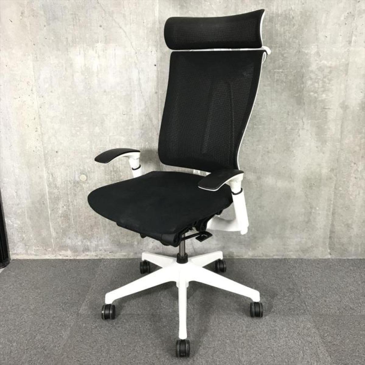 【人気のヘッドレスト付タイプ入荷！骨盤にしっかりフィット！快適に座り心地をキープ！】■イトーキ製　セレーオチェア　肘付ハイバック　■可動肘　■ブラック　■ハンガー付　■背面メッシュ
                        セレーオチェア
                                    中古
            