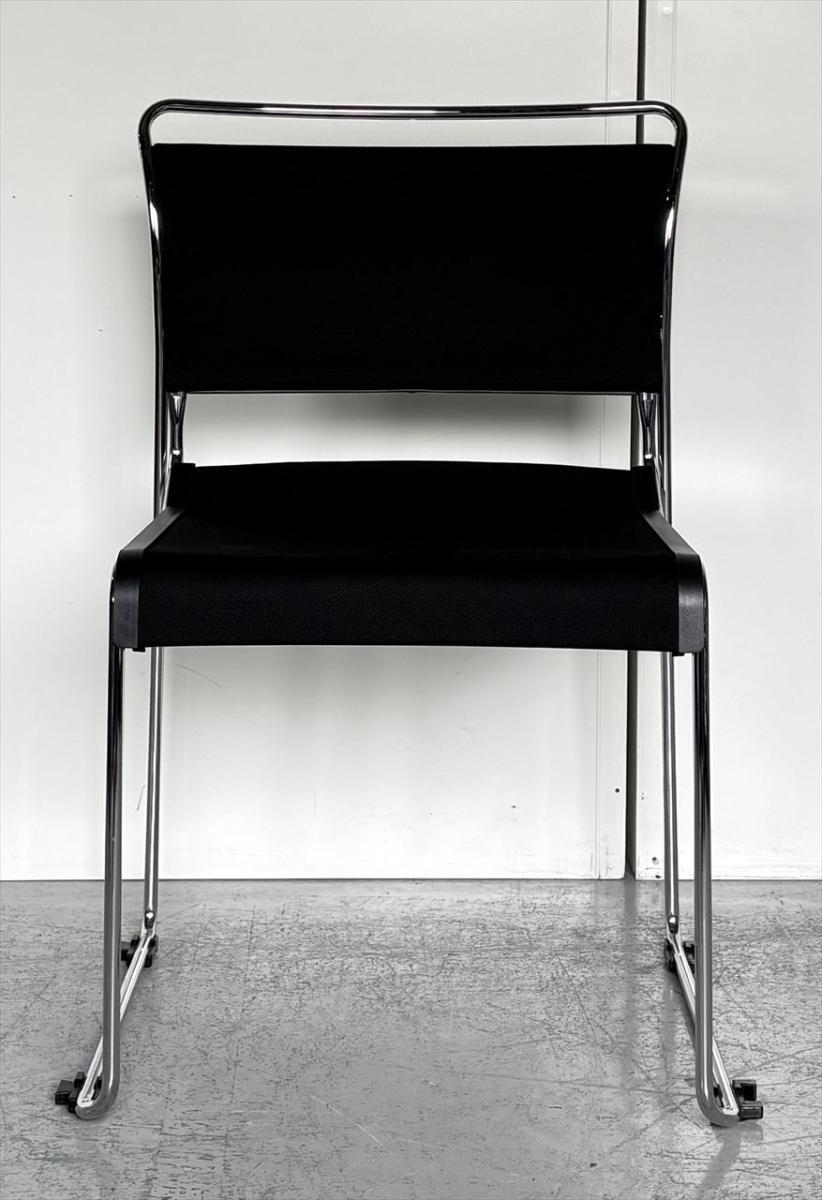 【重ねて収納！使い勝手抜群のスタッキングチェア！】■イトーキ（ITOKI）　ルベックチェア（Luvek）　スタッキングチェア　■背クッションタイプ　■ブラック　※キャスター無し【スタイリッシュなデザイン！】
                        ルベック
                                    中古
            