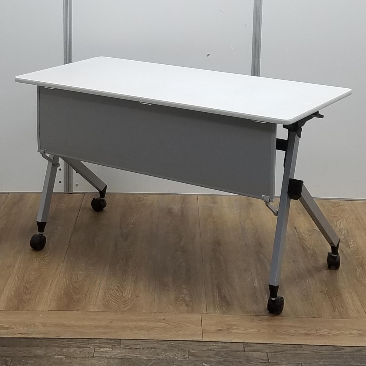 イトーキ製　HXシリーズ　ホワイト　W1200/D600サイズ　幕板　キャスター　会議室の作成や増設に！　平行スタックで省スペース！　サイドスタックテーブル！！
                        HXシリーズ
                                    中古
            