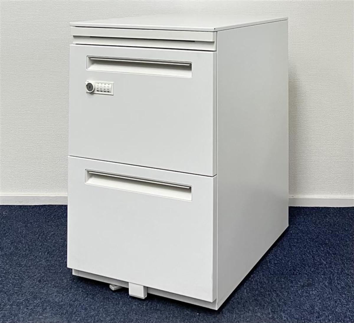 【関西倉庫在庫】【70台大量入荷】【非常解除ｷｰは別売り】　ダイヤル錠のため、鍵紛失の心配無し！■ウチダ（UCHIDA）　STワゴン　フリアド用ワゴン　3段ワゴン　■ホワイト　■ダイヤル錠　弊社使用欄【A01004988】
                        STワゴンシリーズ
                                    中古
            