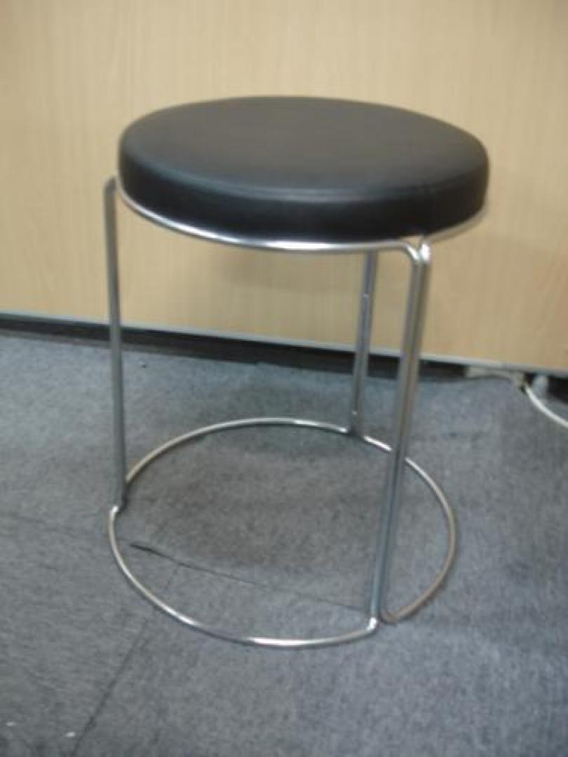 ■状態良好■　【KOKUYO製の丸イス大量に入荷】　スタッキングできる便利な一品【会議チェア】
                                    中古
            