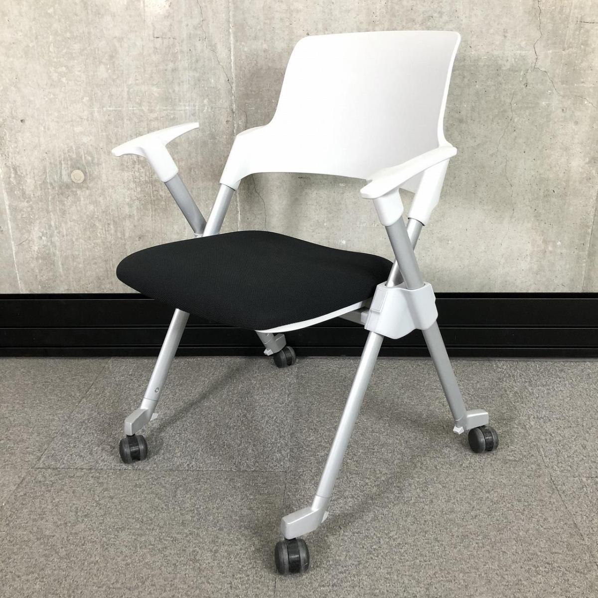 【肘付で便利！】会議室におすすめミーティングチェア！汚れが拭き取りやすい背樹脂タイプ！使わないときは横に重ねて収納できるネスティング仕様！
■コクヨ/アンフィ（Amphi）/背カラー:ホワイト 座カラー:ダークブルー
                        アンフィ
                                    中古
            