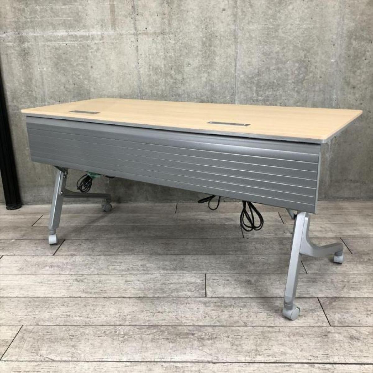 【天板跳ね上げ式でコンパクトに収納！コンセント口付き】■オカムラ （okamura）　カルドー（Cardo）　サイドスタックテーブル　W1500×600×720　幕板パネル付　■ネオウッドライト天板 (木目ナチュラル)
                        カルドー
                                    中古
            