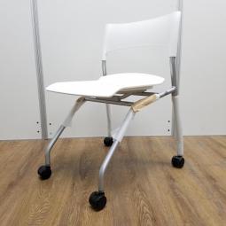 【商品入替のため、残り2脚限り】【新古品】【23年度製】コクヨ　キャンパスシリーズ　ホワイトカラー　座面・背もたれポリプロピレン樹脂タイプ　会議チェア　座面跳ね上げ　オフィス家具　ネスティングチェア！！