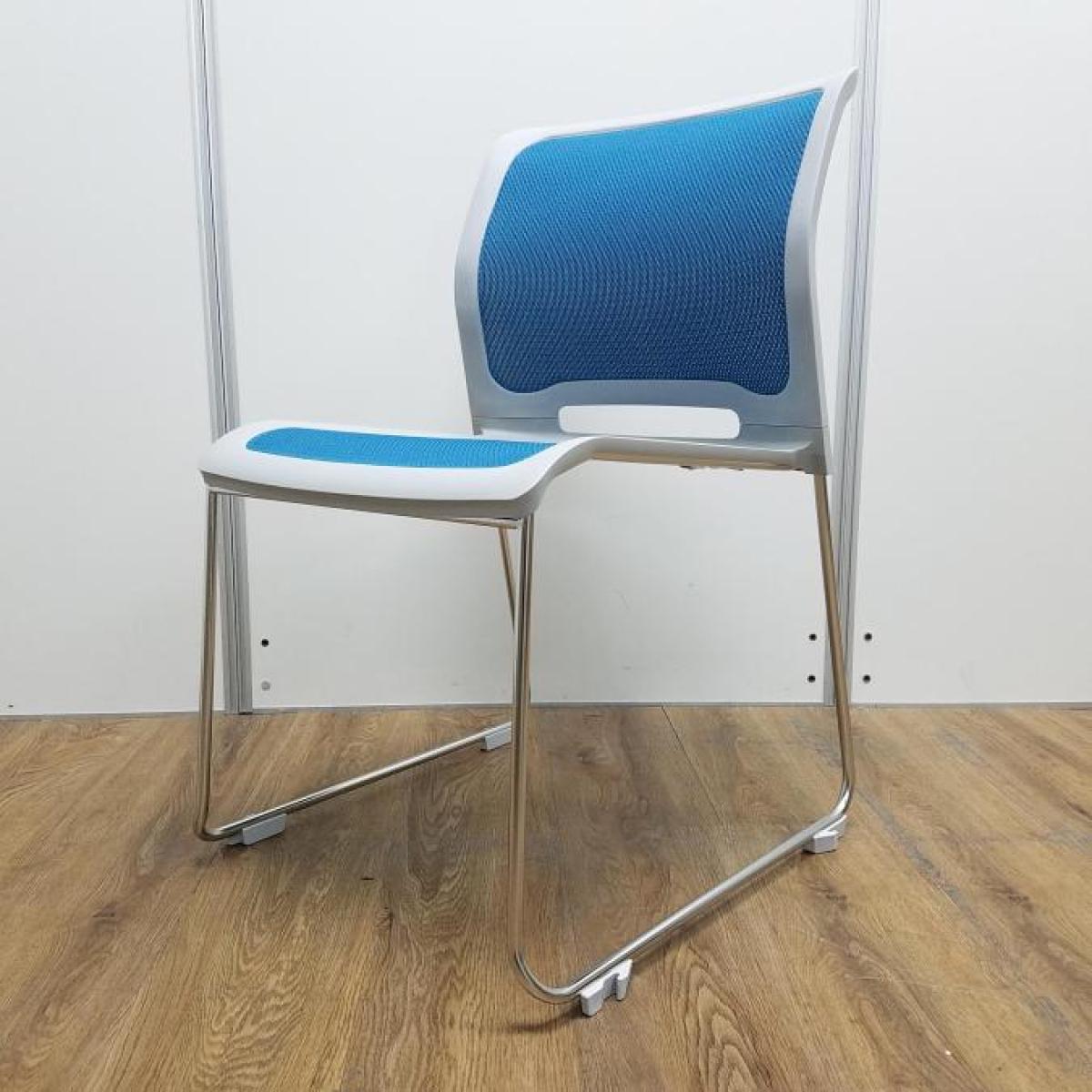 【商品入替のため、残り4脚限り】【新古品】【22年度製】コクヨ製　カラベルシリーズ　ターコイズカラー　座面・背もたれメッシュタイプ　会議チェア　積み重ね　オフィス家具　スタッキングチェア！！
                        カラベル
                                    新古品
            