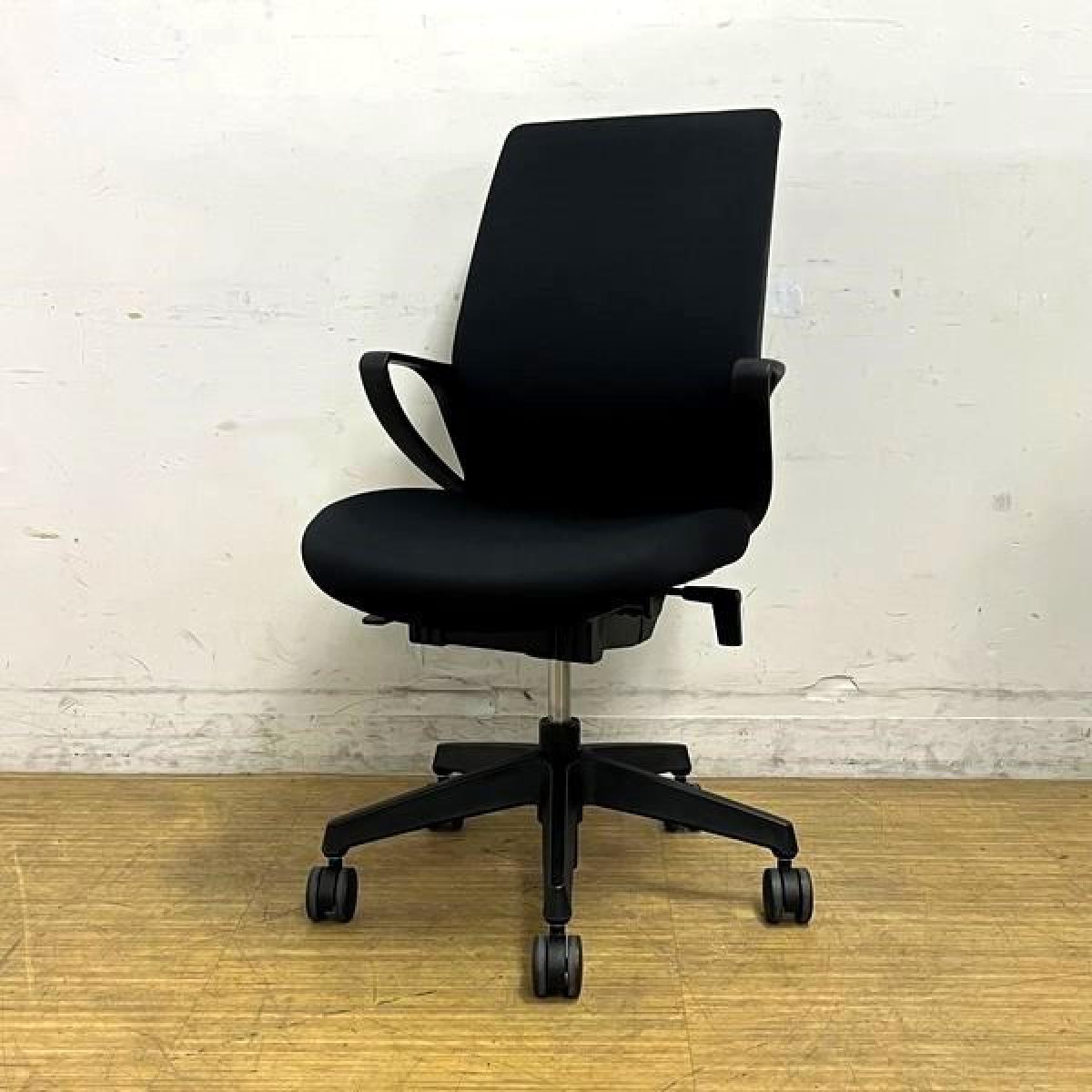 【在庫入替セール】【2023年製のため状態良好】コクヨ　ピコラチェア　ハイバックモデル　人気のブラック　コンパクトなサイズ感と可愛らしいフォルムがポイント
                        ピコラ チェア
                                    中古
            