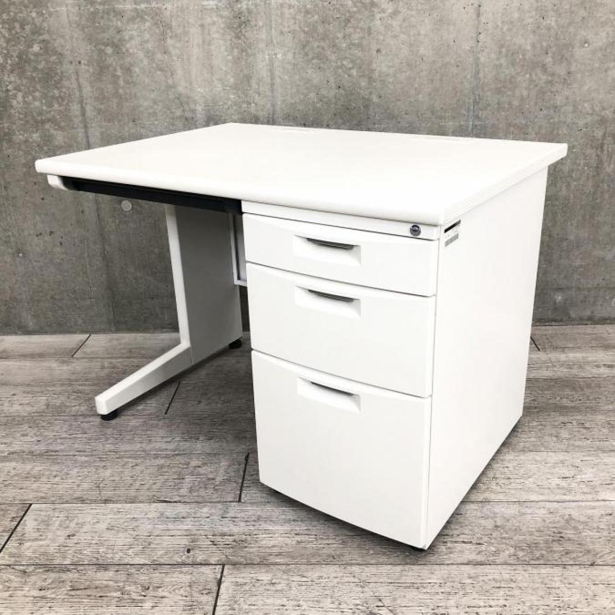 【幅1000㎜のコンパクトタイプ！使い勝手の良いホワイトのベーシックデスク！】■イトーキ（ITOKI）製　CZNシリーズ　片袖机　■W1000×D700　■ホワイト　■シリンダー錠
                        CZN デスク
                                    中古
            