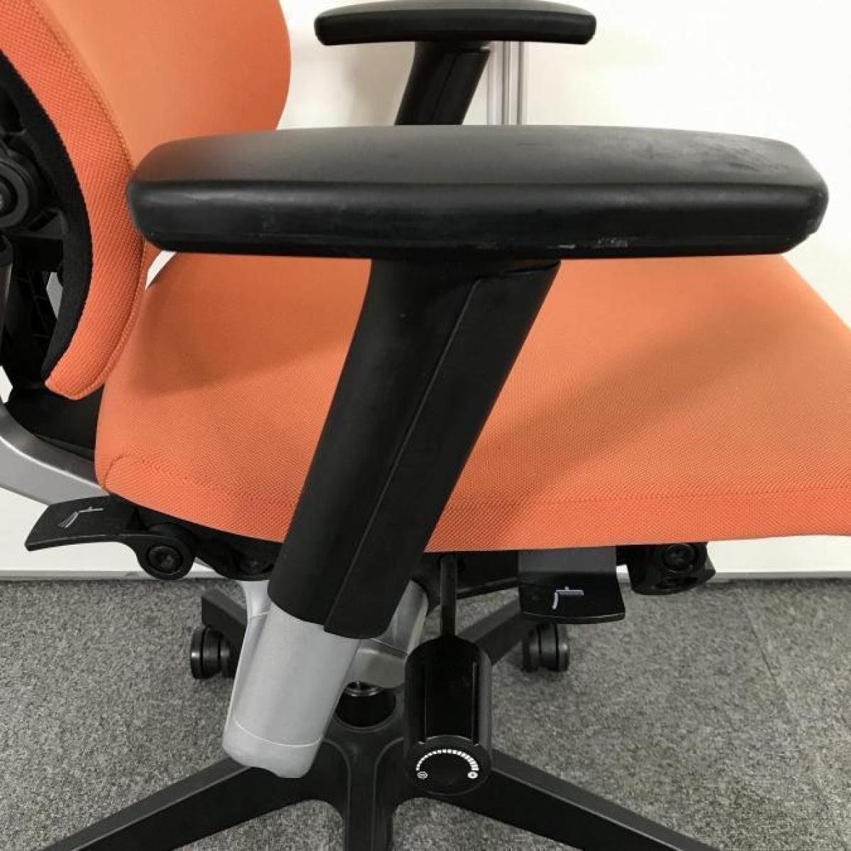 中古】スピーナチェア KE-717GP-T1D4 イトーキ/ITOKI 肘付 中古】スピーナチェア KE-717GP-T1D4 イトーキ/ITOKI 肘付