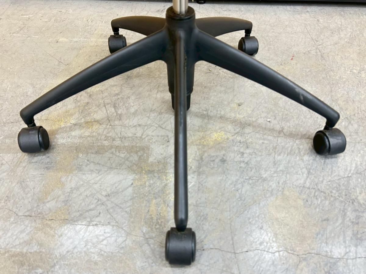 中古】メダ2チェア vitra/ヴィトラ 肘付ハイバックチェア