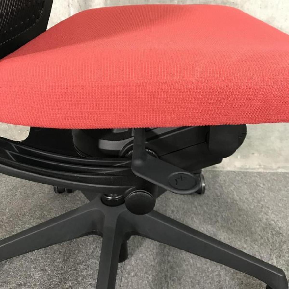 中古】ヴィスコンテチェア CW14ZA オカムラ/okamura 肘無ロー 中古】ヴィスコンテチェア CW14ZA オカムラ/okamura 肘無ロー