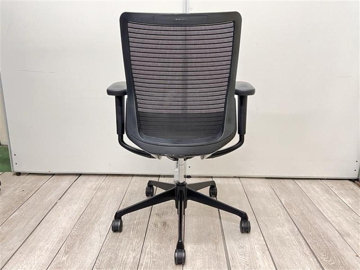中古】コーラルメッシュ オカムラ/okamura 肘付ミドルバック 中古】コーラルメッシュ オカムラ/okamura 肘付ミドルバック