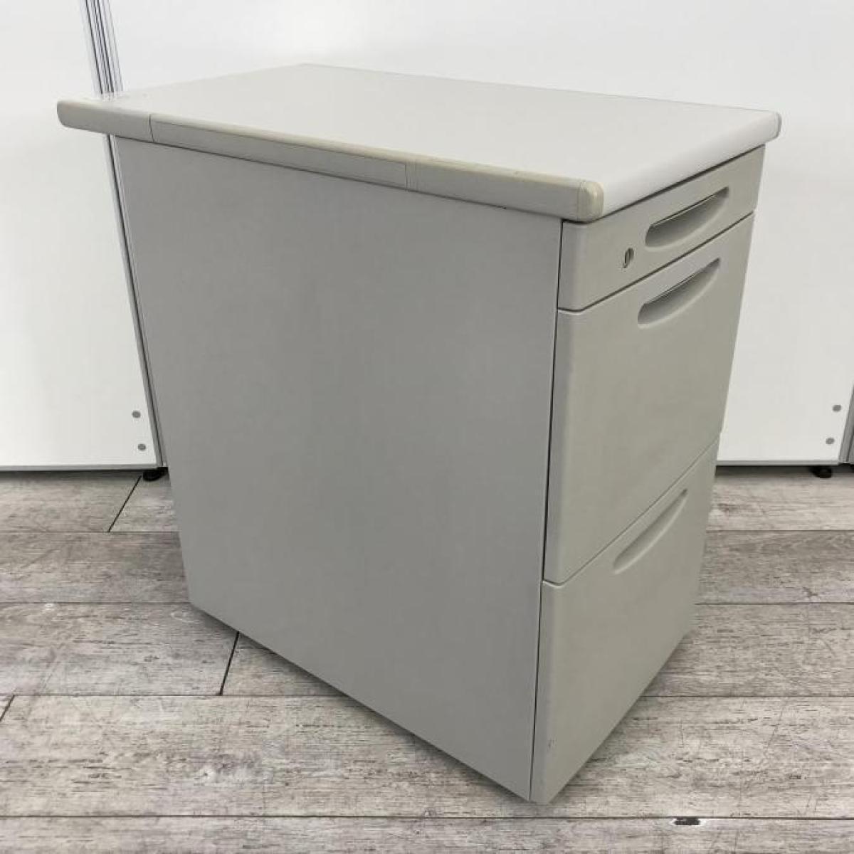 中古】SD-V DS33V1 MB51 オカムラ/okamura 脇机3段 512928 中古】SD-V DS33V1 MB51 オカムラ/okamura 脇机3段 512928