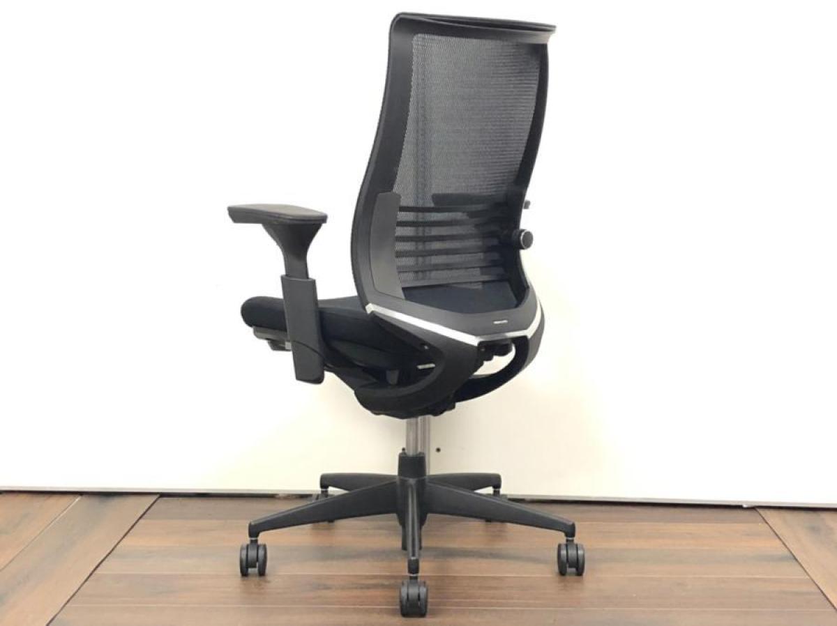 中古】ベゼル 樹脂脚 コクヨ/KOKUYO 肘付ハイバックチェア