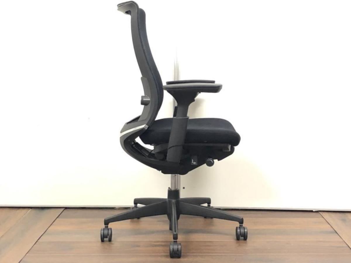 中古】ベゼル 樹脂脚 コクヨ/KOKUYO 肘付ハイバックチェア 中古】ベゼル 樹脂脚 コクヨ/KOKUYO 肘付ハイバックチェア