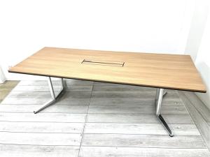 【定価約20万円以上】【木目天板！人気なオカムラ性ラティオシリーズのミーティングテーブル！】■オカムラ/ラティオ　■ナチュラル　■配線カバー付き　■応接室/会議室/ミーティングテーブル　■8~10人使用におすすめ！