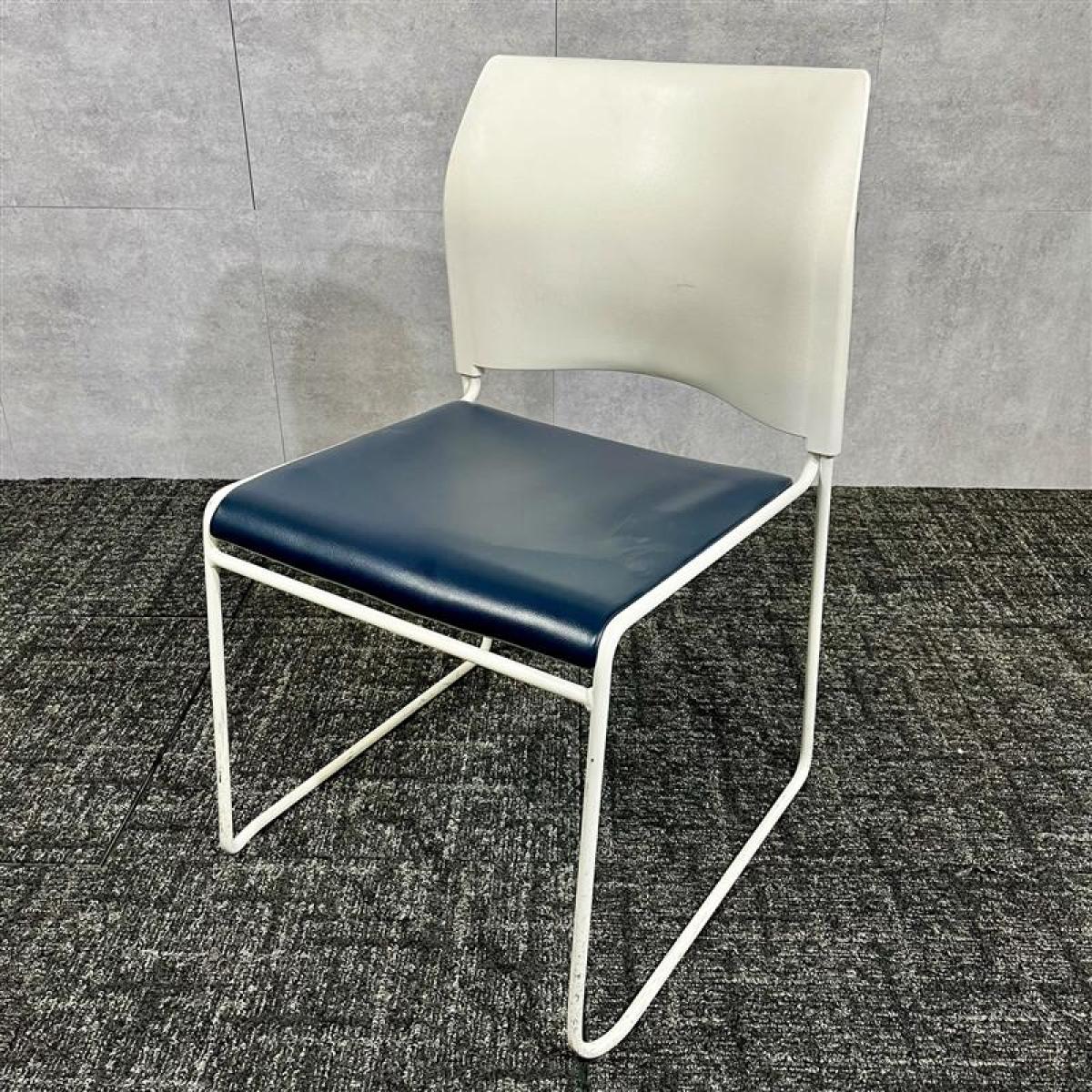 【博】中央可鍛工業製/スタッキングチェア/レザー/ネイビー/ループ脚/オフィスバスターズ/中古/九州最大級
                        その他シリーズ
                                    中古
            