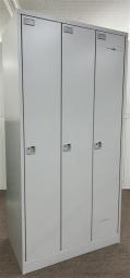 【西】★納品・設置に関してご気軽にお問い合わせください！！！★【福岡西店在庫】【イトーキ】【３人用】【収納】【ロッカー】【熊本オフィス家具】【熊本中古家具】【中古事務什器】【中古チェア】【中古椅子】【半導体】　＊熊本市で、中古オフィス用品・オフィス家具をお探しなら「オフィスバスターズ熊本サテライト店」へ＊※サテライトは商談スペースのみの為、在庫は福岡の在庫を掲載しております。商品につきましてはお電話にてお問い合わせください。