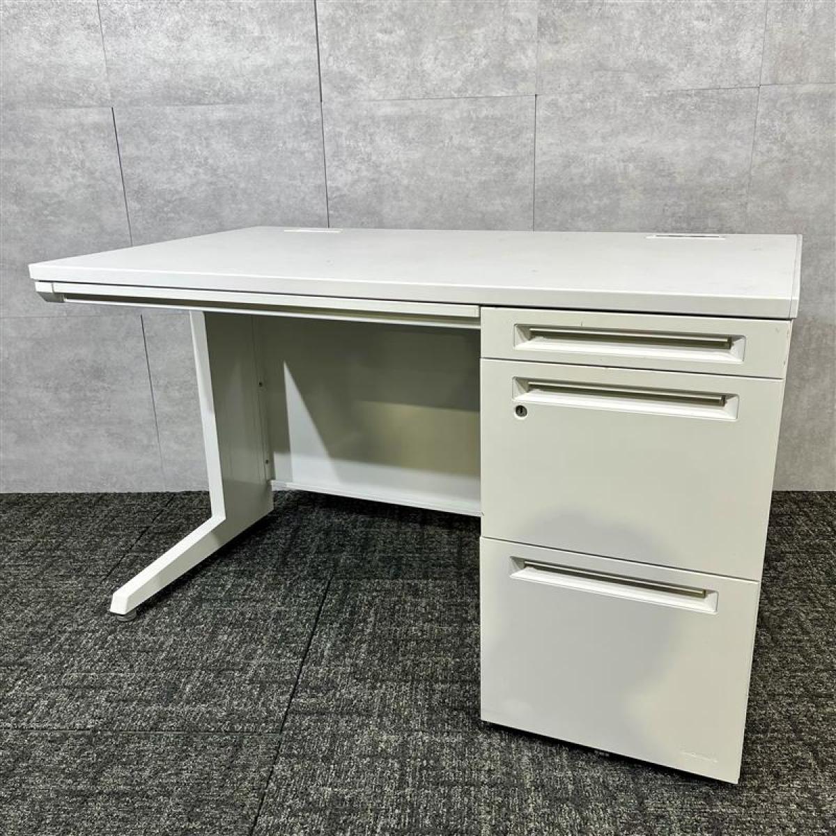 【博】【配線コード付きデスク☆】オカムラ / アドバンス / 片袖机 / 事務机 / 収納 / 中古 / 博多 / 天神　熊本のオフィス用品一式ご手配可能！
                        アドバンス
                                    中古
            