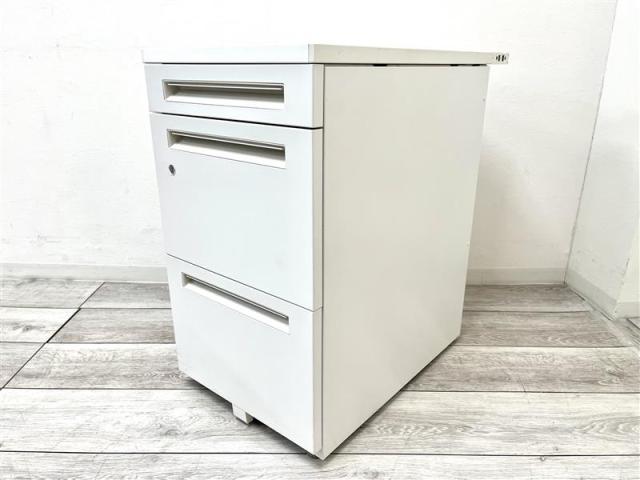 【中古】スカエナワゴン  ウチダ（UCHIDA) 脇机3段