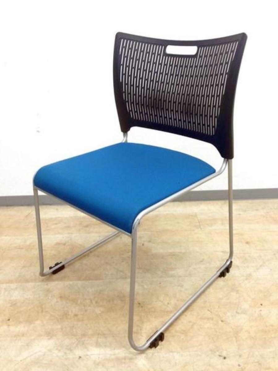 【シンプルなデザインで使いやすい！重ねて収納可能なスタッキングチェア！会議室、共有スペースなどに！】■オカムラ(okamura)　レーテ(RETE)　スタッキングチェア　ミーティングチェア　■座面クロス（ブルー）　背面ヌード（ブラック）　■クローズ脚
                        レーテ
                                    中古
            
