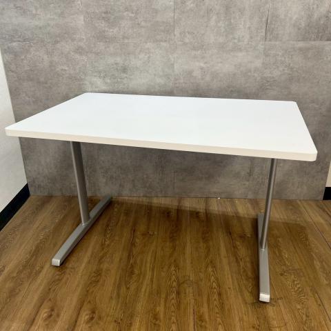 【南】【幅1200mmの2名様用ミーテイングテーブル】テーブル　中古　オフィス　受付　ホワイト　拠点開設　格安　高品質　福岡　佐賀　長崎　大分　熊本　宮崎　鹿児島　沖縄　九州　table　desk　wood　オフィスバスターズ　中古