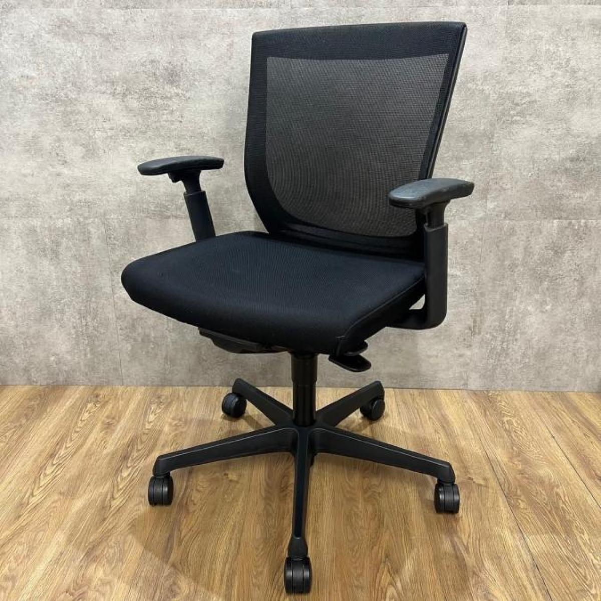 中古】エスクード オカムラ/okamura 肘付ローバックチェア 中古】エスクード オカムラ/okamura 肘付ローバックチェア