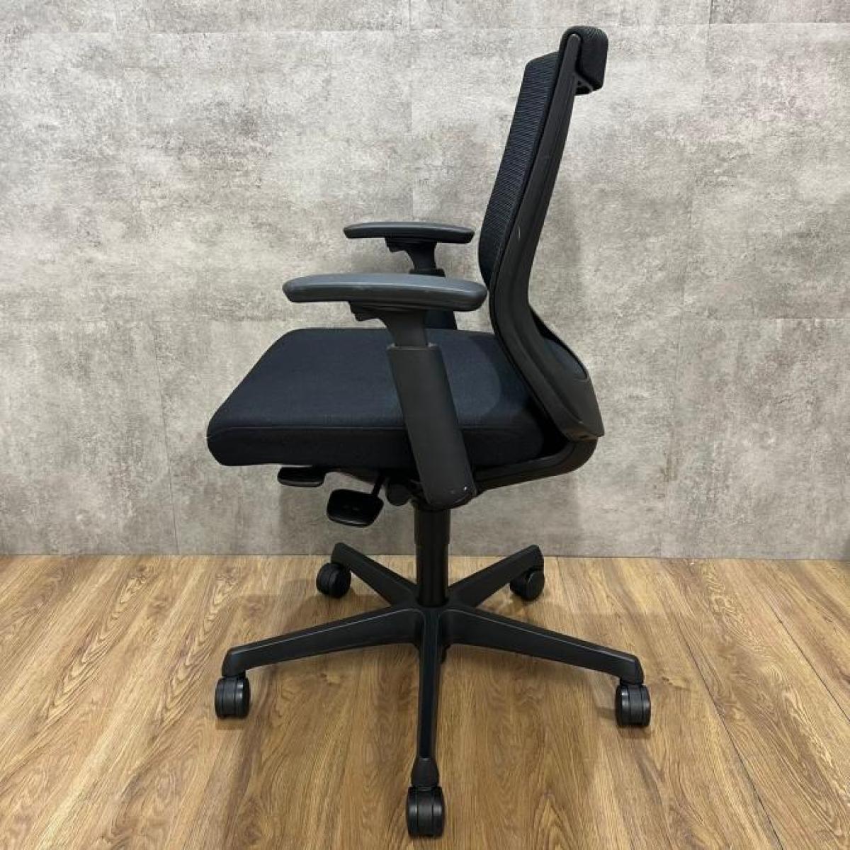中古】エスクード オカムラ/okamura 肘付ローバックチェア 中古】エスクード オカムラ/okamura 肘付ローバックチェア