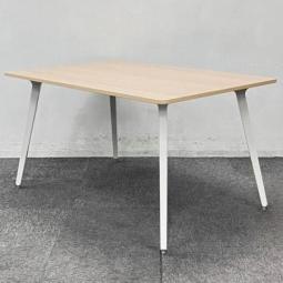【高級感あるミーティングテーブルの入荷です！】ウチダ　レムナ　ナチュラル天板　ホワイト脚　W1400　おしゃれ　【春のミーティングテーブル祭り！】Aランク