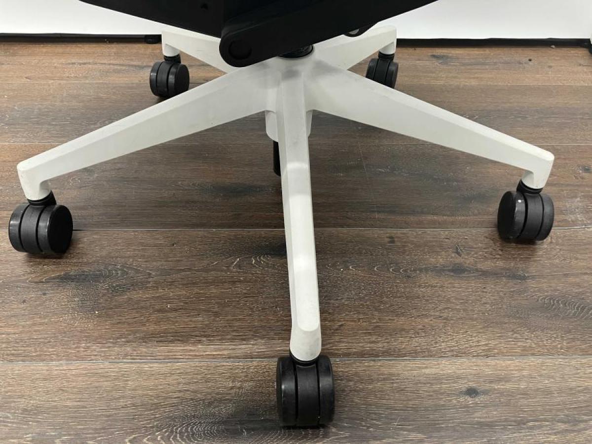 中古】クレネ KRA-00C ウチダ/UCHIDA 肘付ミドルバックチェア 中古】クレネ KRA-00C ウチダ/UCHIDA 肘付ミドルバックチェア