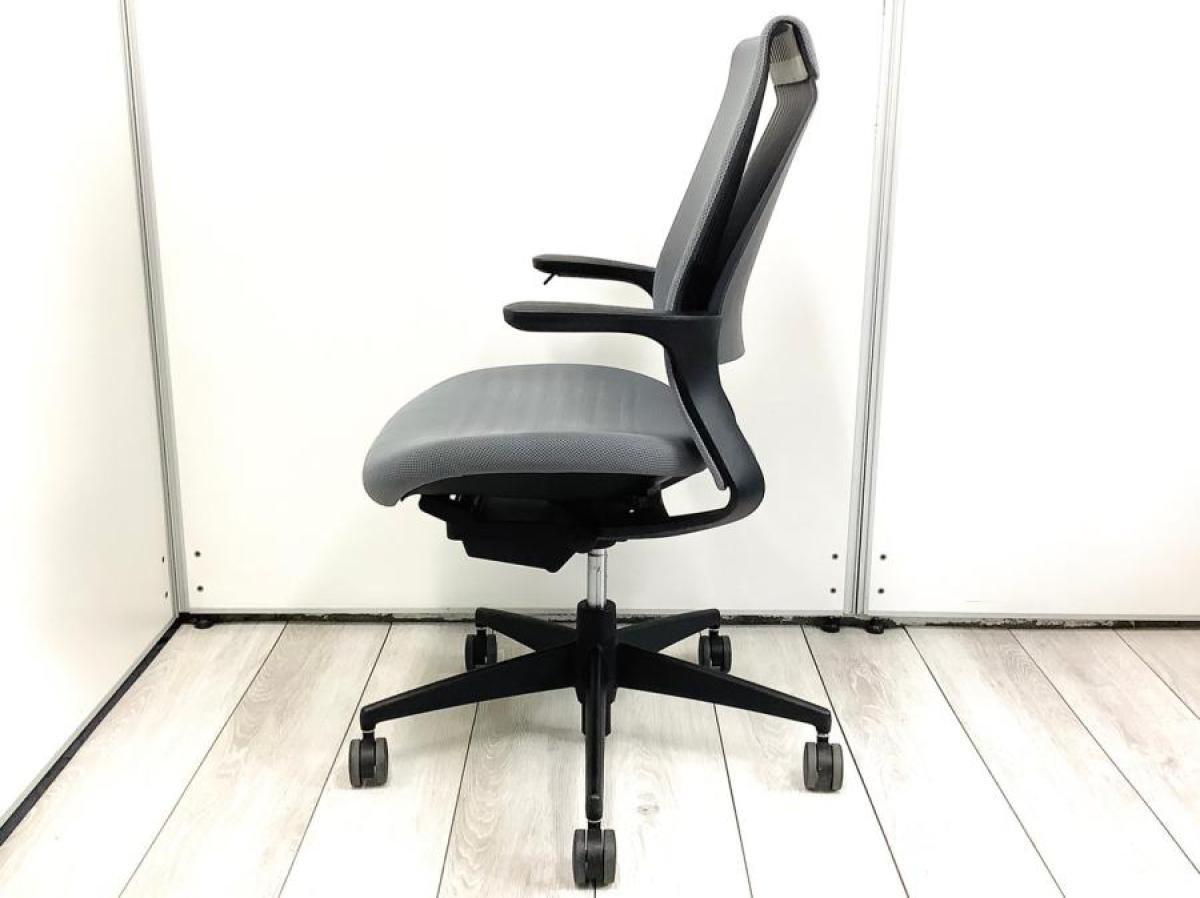 中古】M4 樹脂 コクヨ/KOKUYO 肘付ハイバックチェア 514967