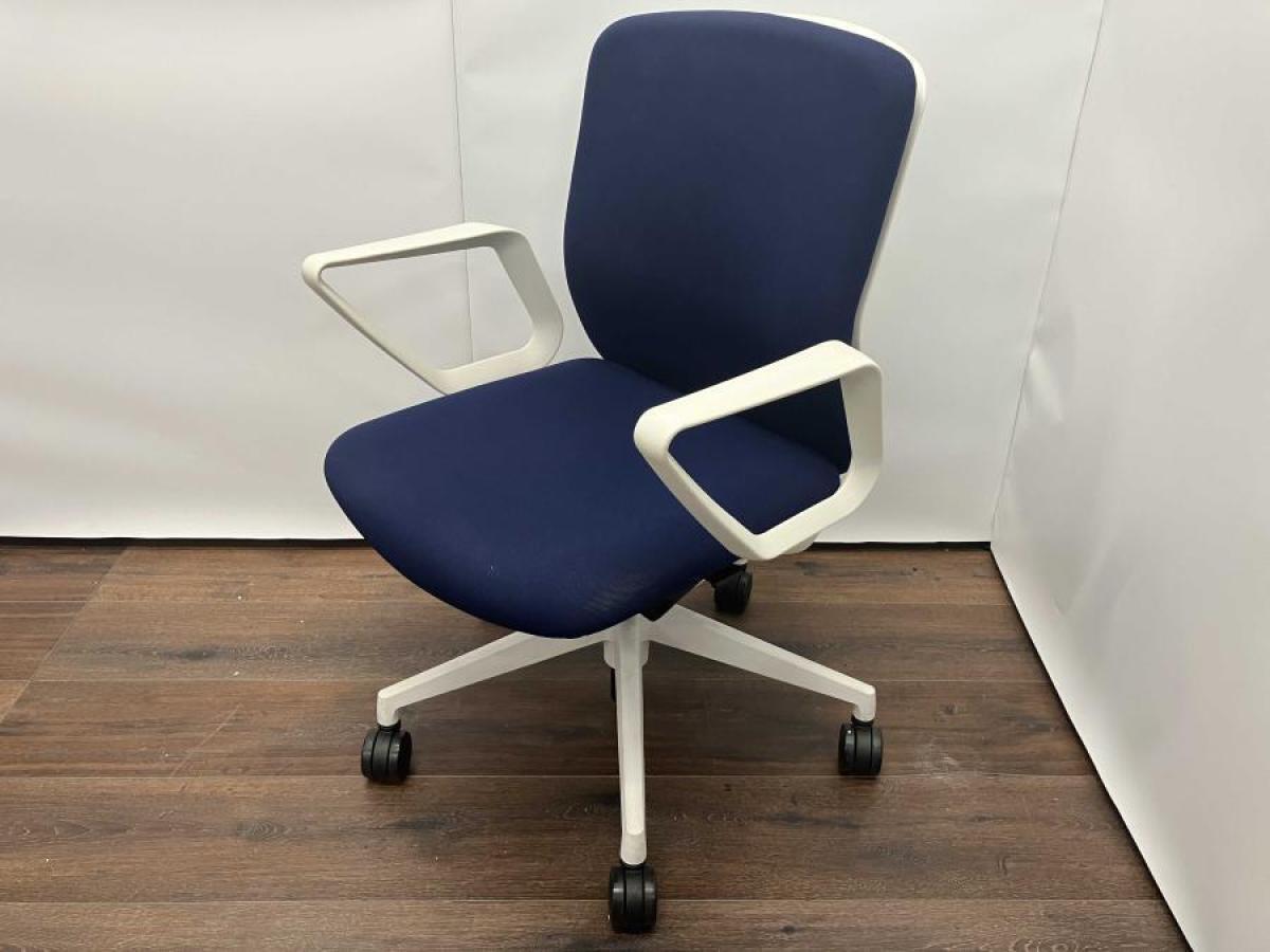 中古】クレネ KRA-00C ウチダ/UCHIDA 肘付ミドルバックチェア 514998 
