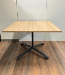 ABW/キャスター付き/カフェテーブル　コクヨ製　ビエナ  木目調　角テーブル　Activity-based working