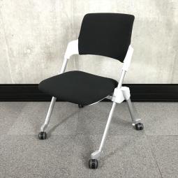 【在庫入替セール品につき限定特価！】【関東倉庫在庫品】【2通りのスタック方法を兼ね備えた効率性に優れたチェア】■コクヨ製　アンフィ　ネスティングチェア　■ブラック【弊社使用欄：A00975349】【ECBMC】