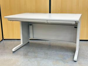 【在庫入れ替えセール品】【作業スペースにゆとりが欲しい方におすすめ！】■コクヨ製　平デスク　W1200×D800×H700mm　■奥行広めのワークデスク！【KOKUYO　MX】【弊社使用欄：A00994008】