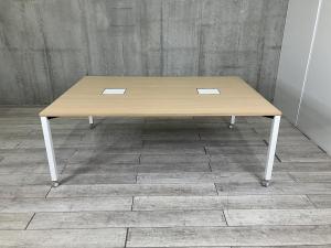 【4～6人用】【デザイン性の高い大型ワークテーブルが入荷！】■イトーキ（ITOKI）　ミーティングテーブル　会議用　リフレッシュスペース　■W2000×D1400　■ナチュラル天板×ホワイト脚　■配線カバーつき　■キャスター脚