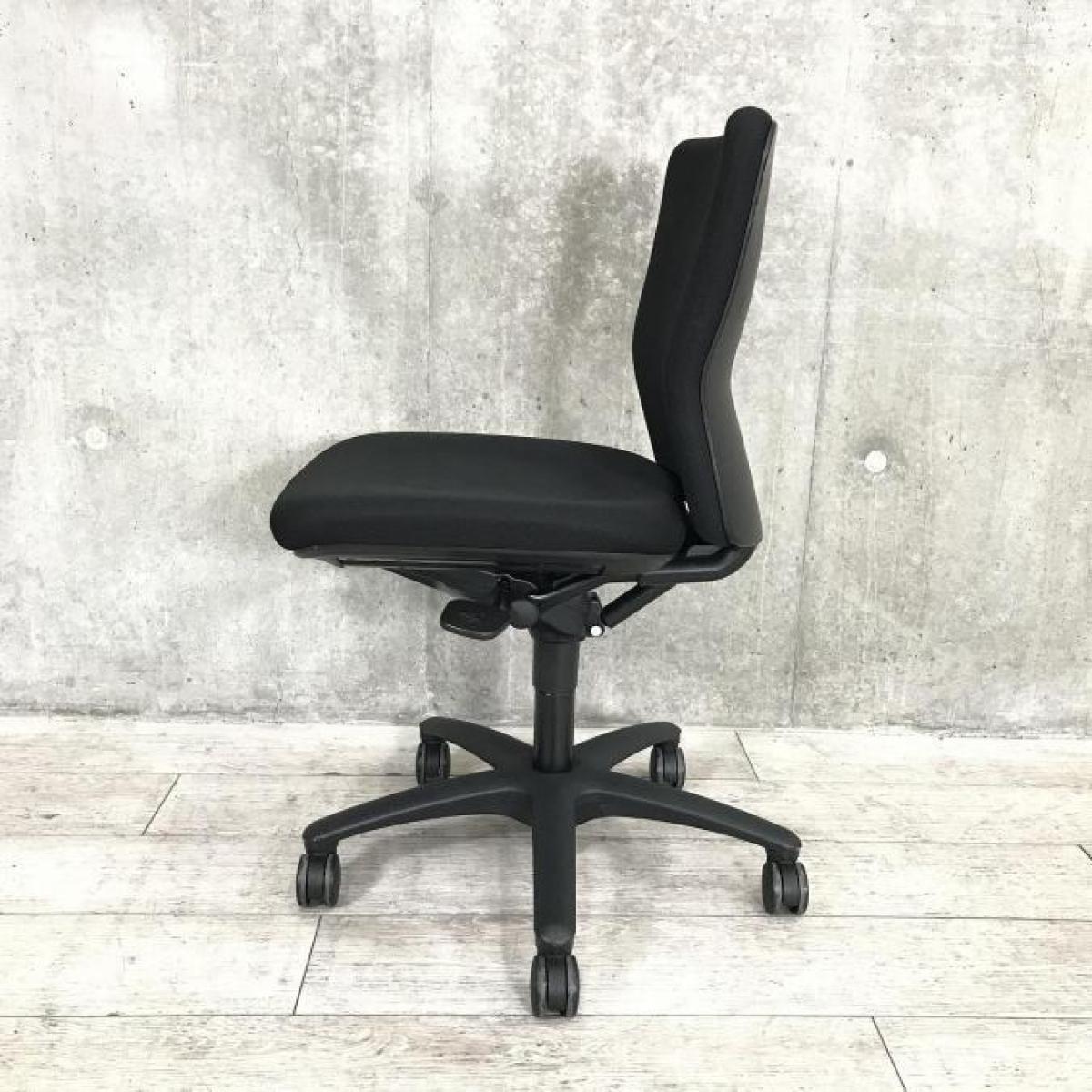 中古】カロッツァチェア CK95ZR FS13 オカムラ/okamura 肘付