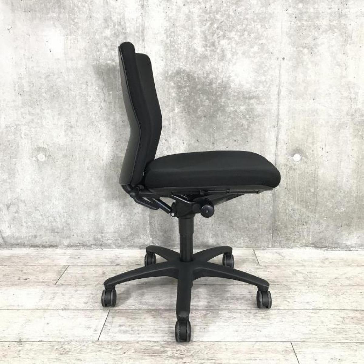 中古】カロッツァチェア オカムラ/okamura 肘無ローバックチェア 