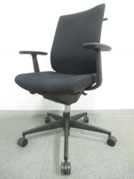 【ワンランク上の理想的な座り心地！】人気の高い定番オフィスチェアが入荷！ゆったり座れるハイバックタイプ！
■コクヨ/ウィザード2（Wizard2）/ブラック　コートハンガー付
