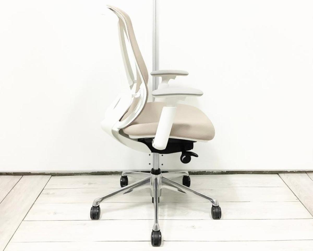 中古】シルフィーメッシュ オカムラ/okamura 肘付ハイバック 中古】シルフィーメッシュ オカムラ/okamura 肘付ハイバック