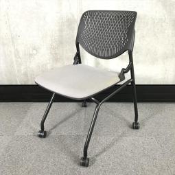 【在庫入替セール品につき限定特価！】【関東倉庫在庫品】【シンプルデザインで使いやすいチェアです！】■オカムラ製　ルナ　ネスティングチェア■グレー【弊社使用欄：A00975187】【ECBMC】